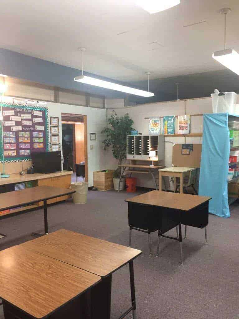 Classroom Makeover Reveal 2016-17 Rhoda Design Studio. Alternate seating, lighting, and Daily 5 reading/math. 3rd and 4th grade classroom.
